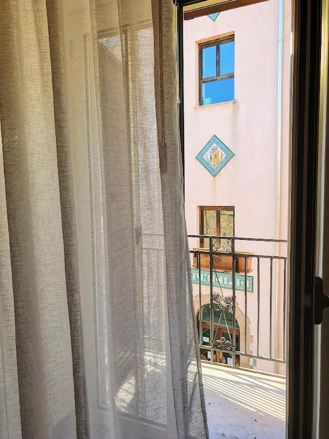 L'antico Palazzo * Santo Stefano di Camastra